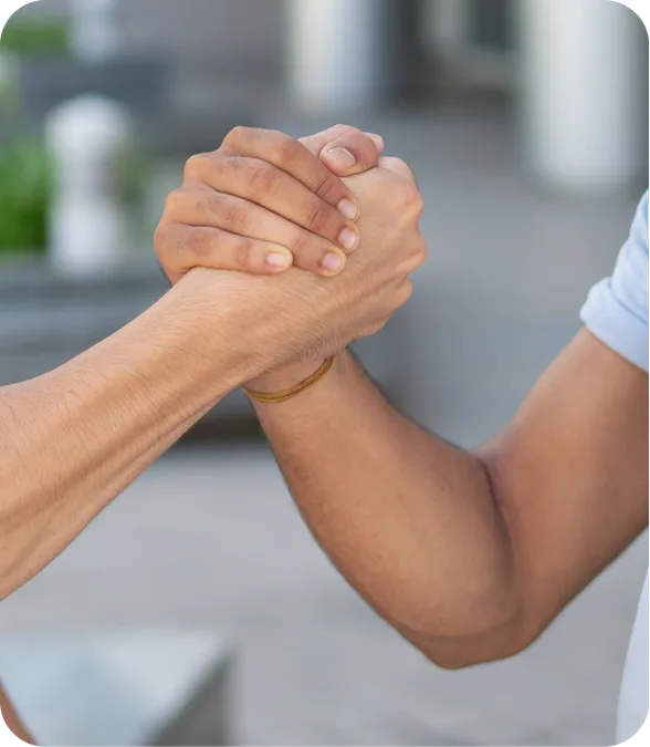 Handschlag nach erfolgreichem Fahrzeugkauf